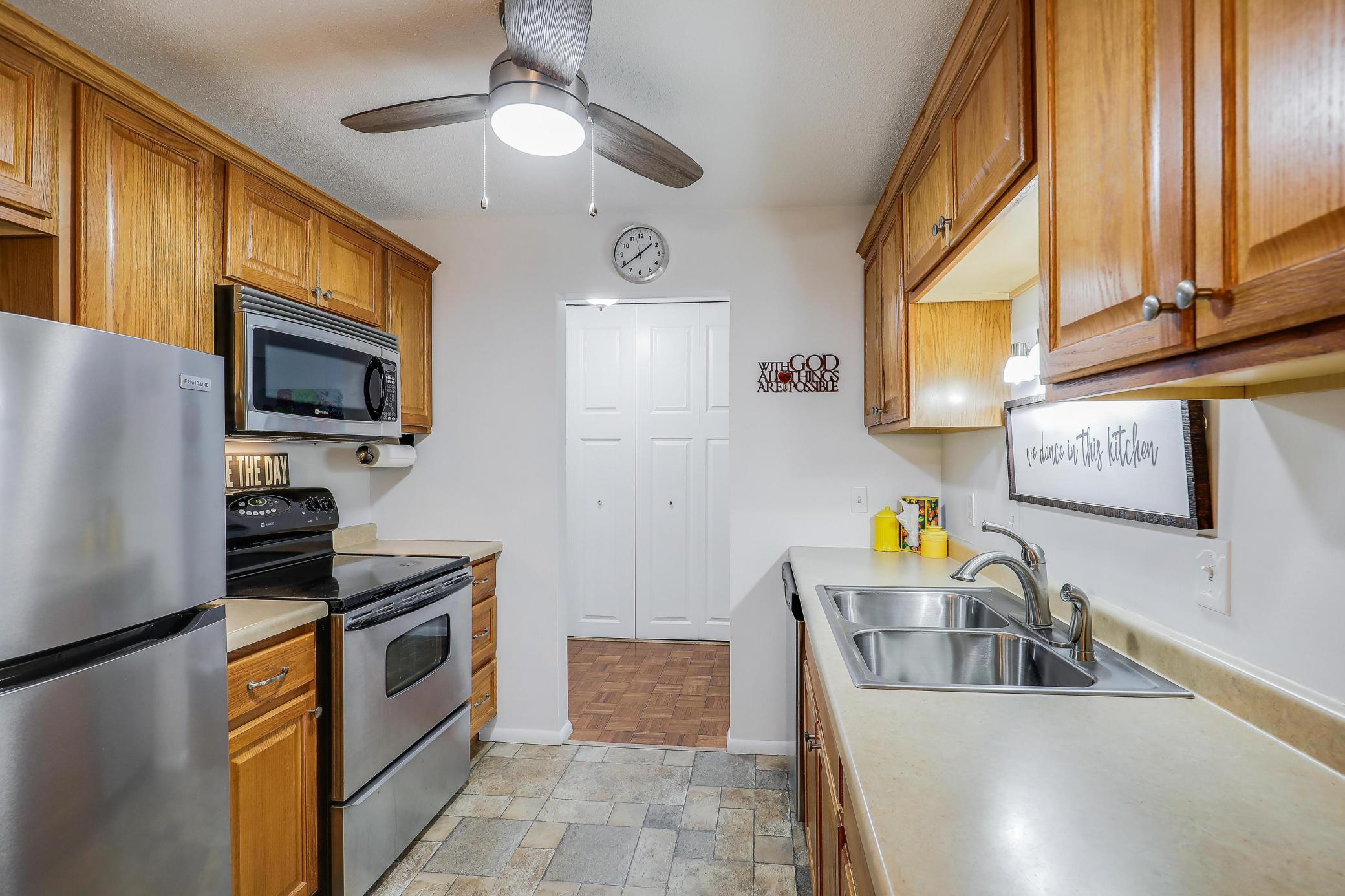 4360 Brookside Court #204, Edina, Minnesota image 10