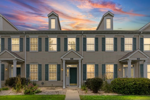 Townhouse For Sale - 941 Newport Avenue<br/> Scott County, Shakopee, MN 55379