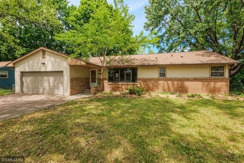Homes For Sale - 8324 62nd Avenue<br/> Minneapolis, MN 55428