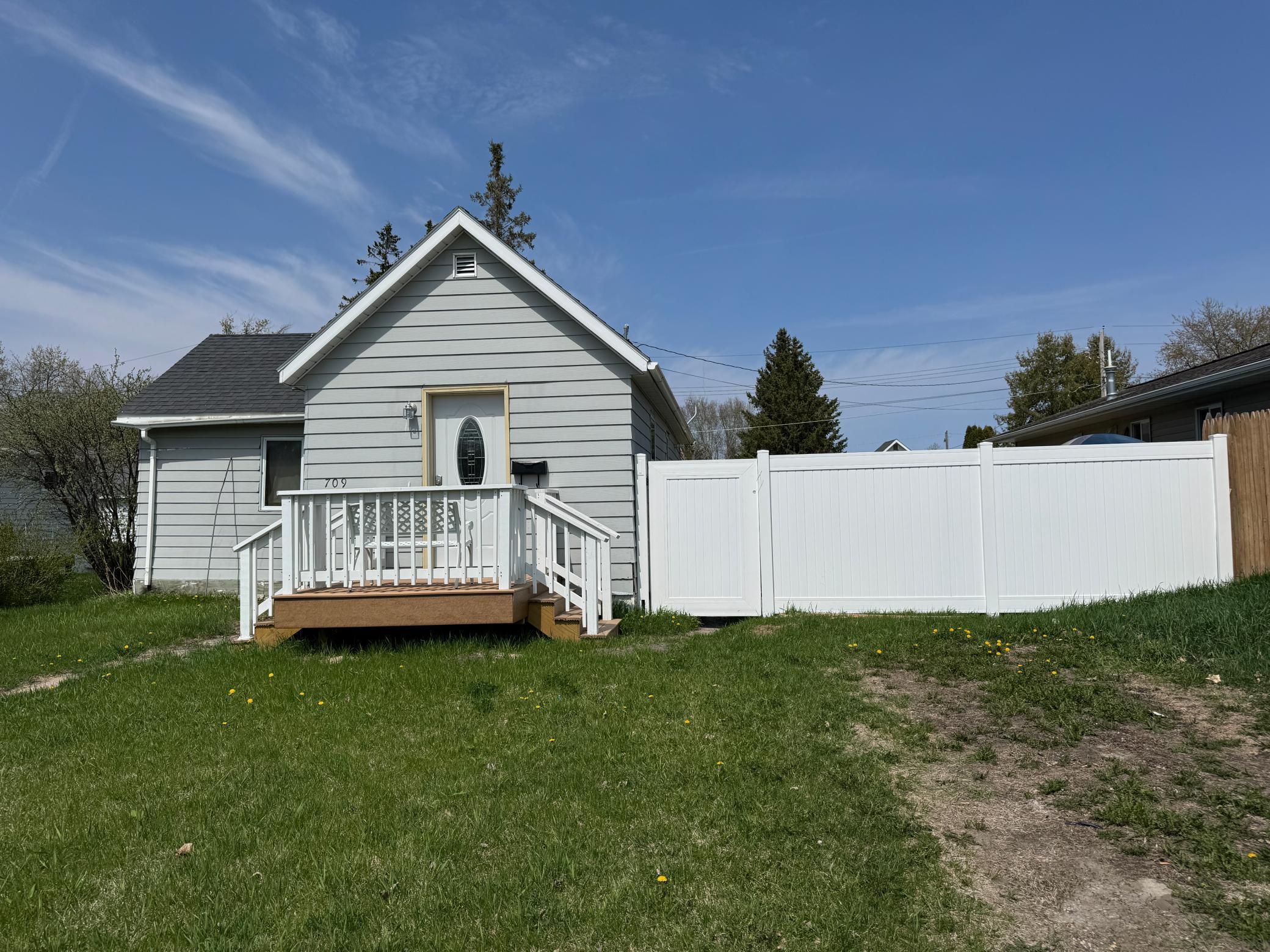 709 Center Street, Roseau, Minnesota image 1