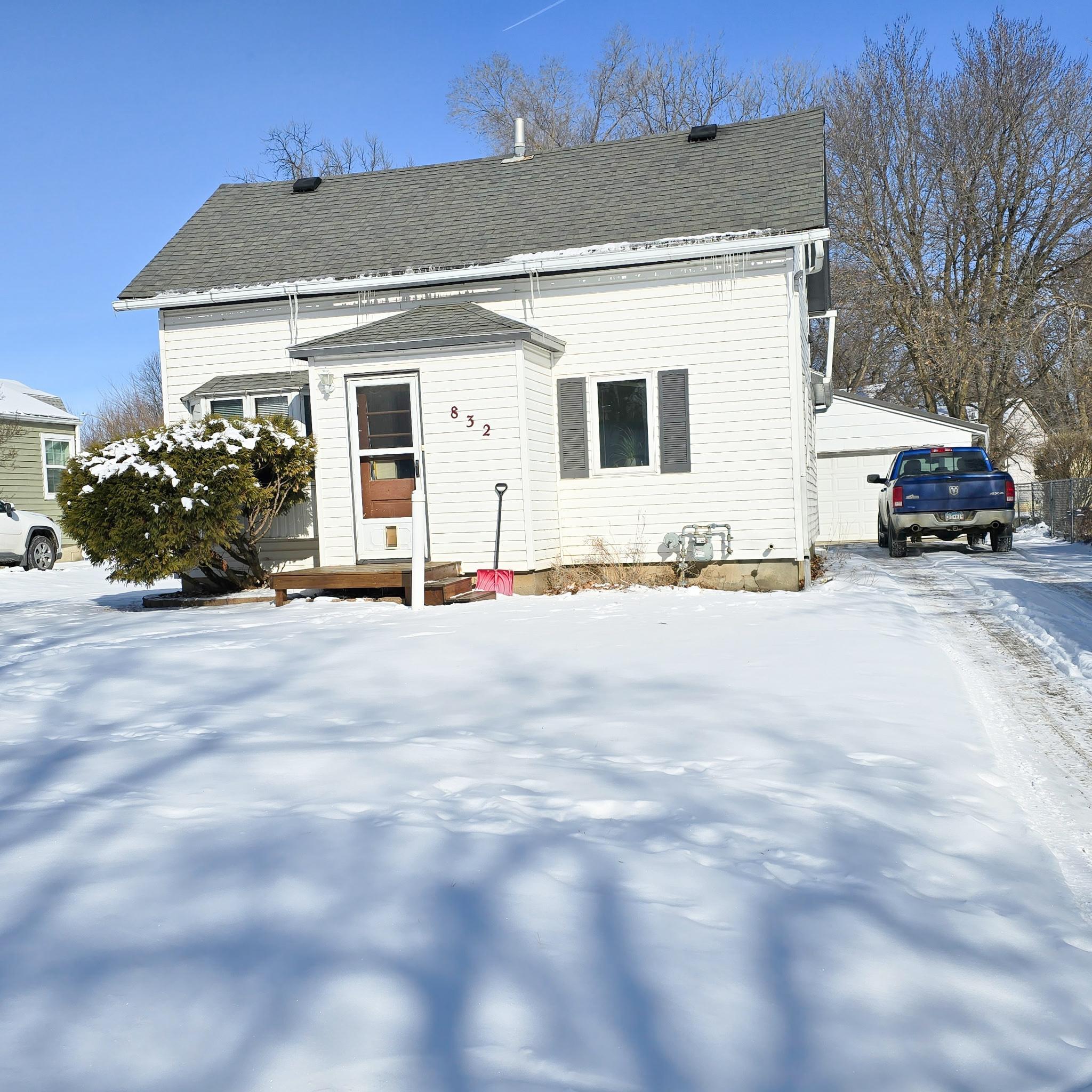 832 Godfrey Street, Worthington, Minnesota image 2