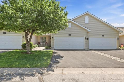 Townhouse For Sale - 17424 Deerfield Drive<br/> Scott County, Prior Lake, MN 55372