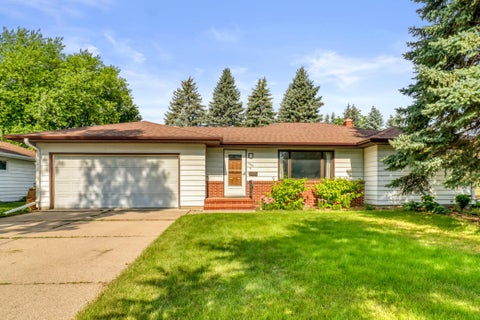 Homes For Sale - 1613 16th Street<br/> Moorhead, MN 56560