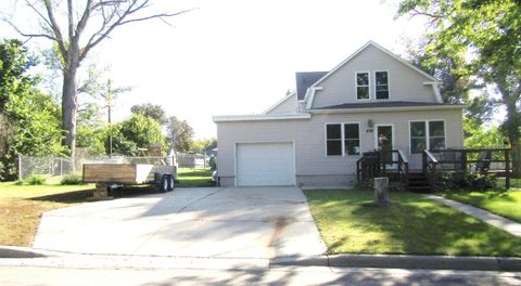 Homes For Sale - 504 9th Avenue<br/> Madison, MN 56256