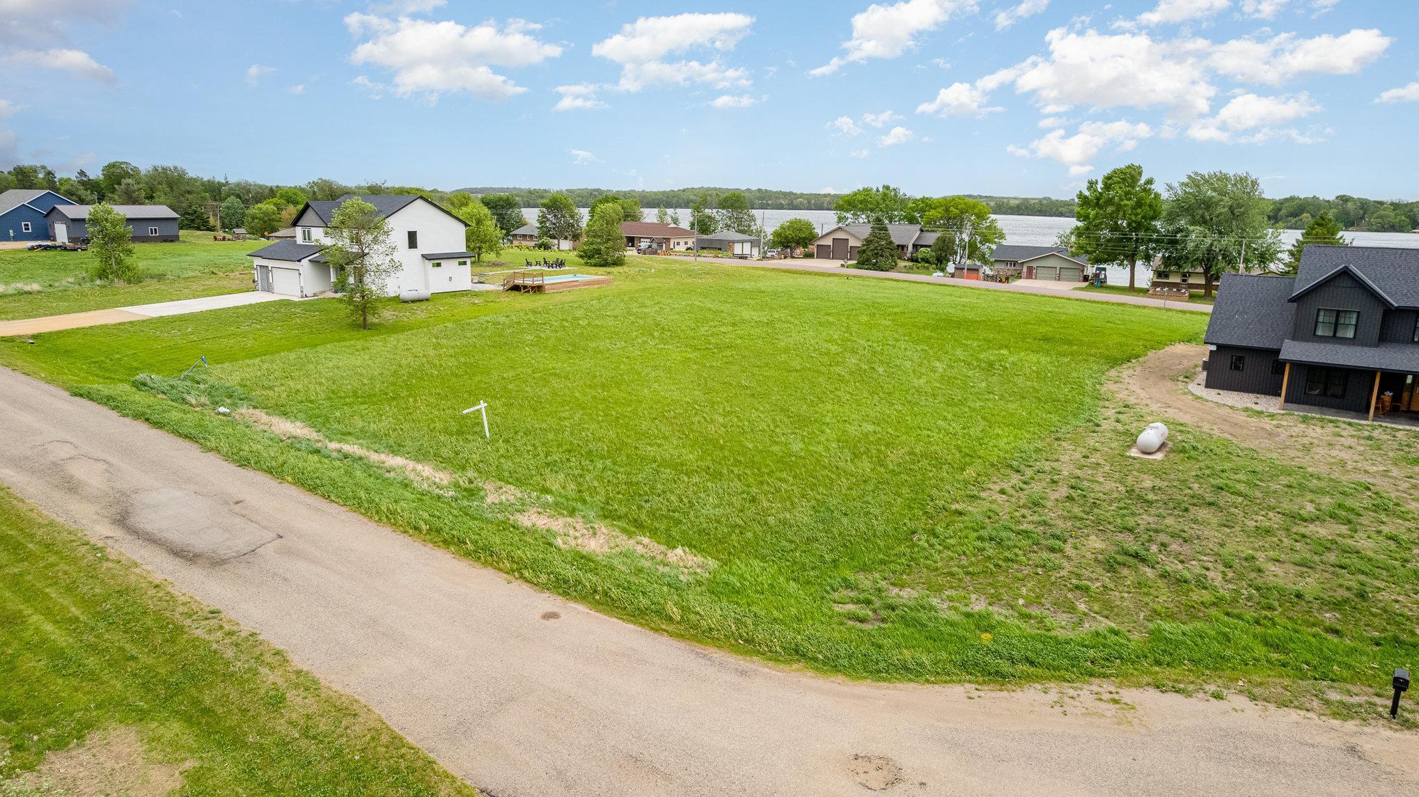 19329 Lake Volney Circle, Le Center, Minnesota image 9