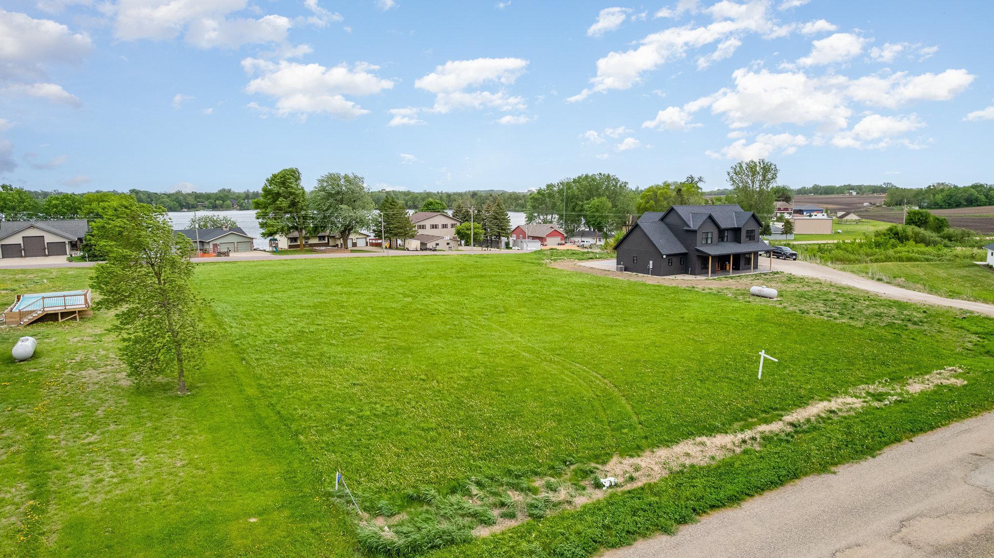 19329 Lake Volney Circle, Le Center, Minnesota image 4