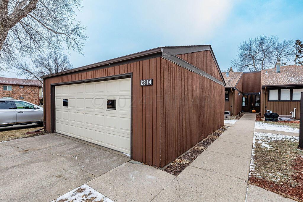 Fargo, North Dakota 58103, United States, 3 Bedrooms Bedrooms, ,3 BathroomsBathrooms,Residential,Pending,60078