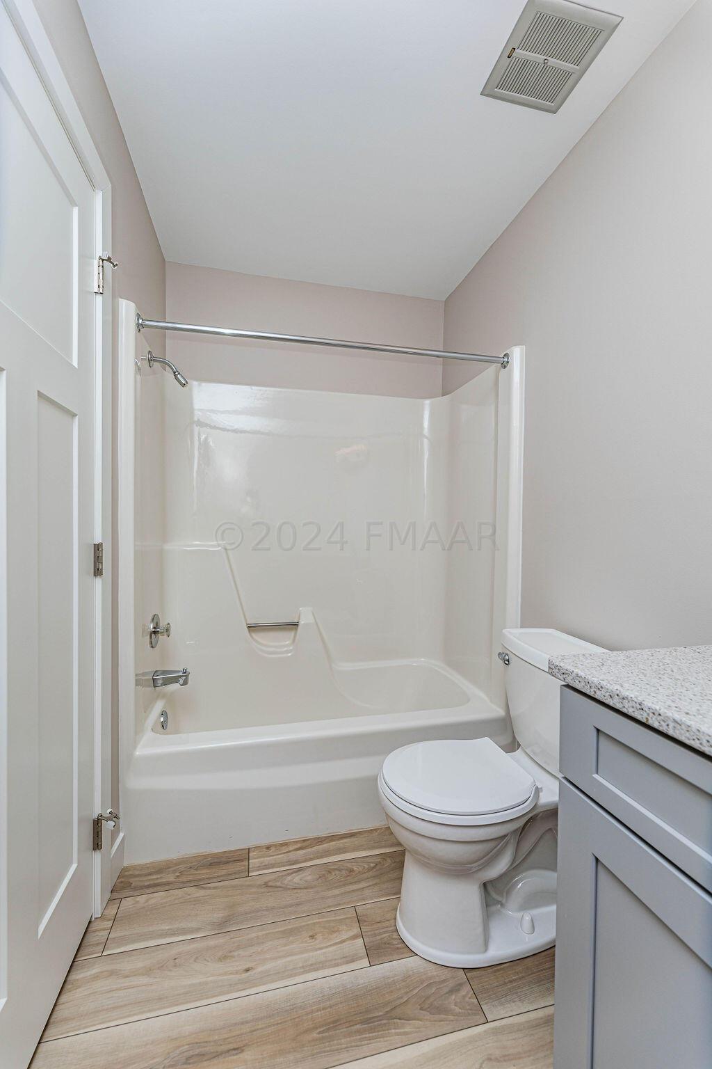 Fargo, North Dakota 58103, United States, 3 Bedrooms Bedrooms, ,3 BathroomsBathrooms,Residential,Pending,60078