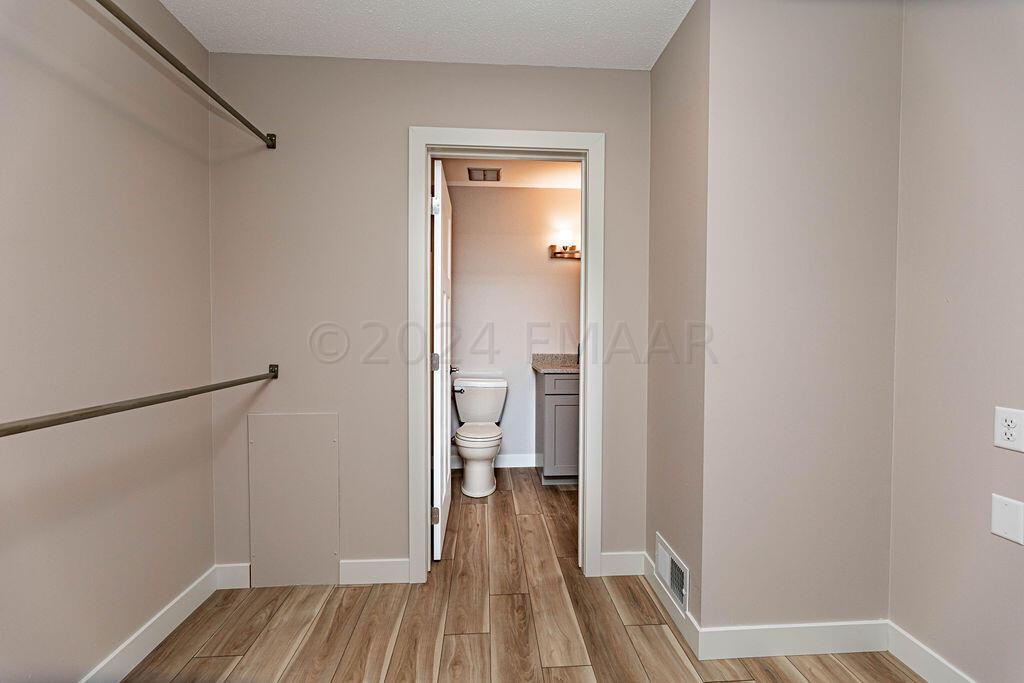 Fargo, North Dakota 58103, United States, 3 Bedrooms Bedrooms, ,3 BathroomsBathrooms,Residential,Pending,60078