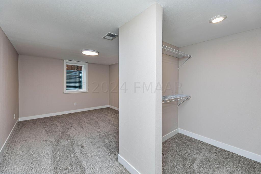 Fargo, North Dakota 58103, United States, 3 Bedrooms Bedrooms, ,3 BathroomsBathrooms,Residential,Pending,60078