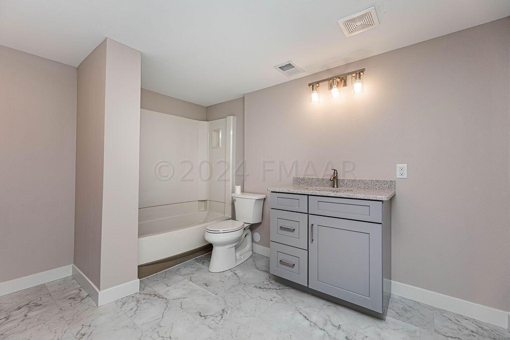 Fargo, North Dakota 58103, United States, 3 Bedrooms Bedrooms, ,3 BathroomsBathrooms,Residential,Pending,60078