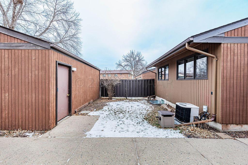 Fargo, North Dakota 58103, United States, 3 Bedrooms Bedrooms, ,3 BathroomsBathrooms,Residential,Pending,60078