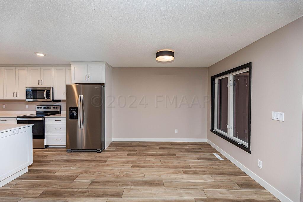 Fargo, North Dakota 58103, United States, 3 Bedrooms Bedrooms, ,3 BathroomsBathrooms,Residential,Pending,60078