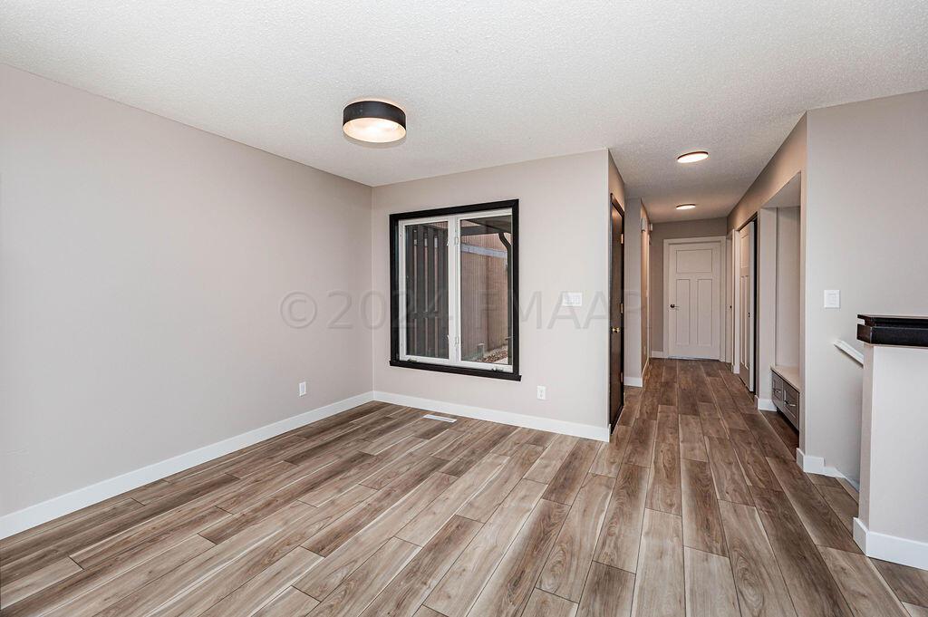 Fargo, North Dakota 58103, United States, 3 Bedrooms Bedrooms, ,3 BathroomsBathrooms,Residential,Pending,60078