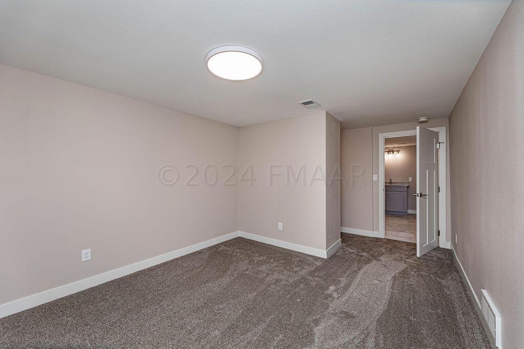 Fargo, North Dakota 58103, United States, 3 Bedrooms Bedrooms, ,3 BathroomsBathrooms,Residential,Pending,60078