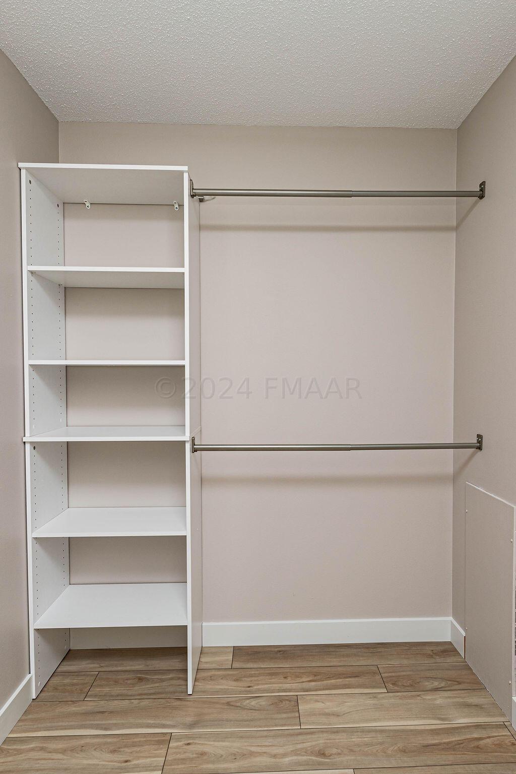 Fargo, North Dakota 58103, United States, 3 Bedrooms Bedrooms, ,3 BathroomsBathrooms,Residential,Pending,60078