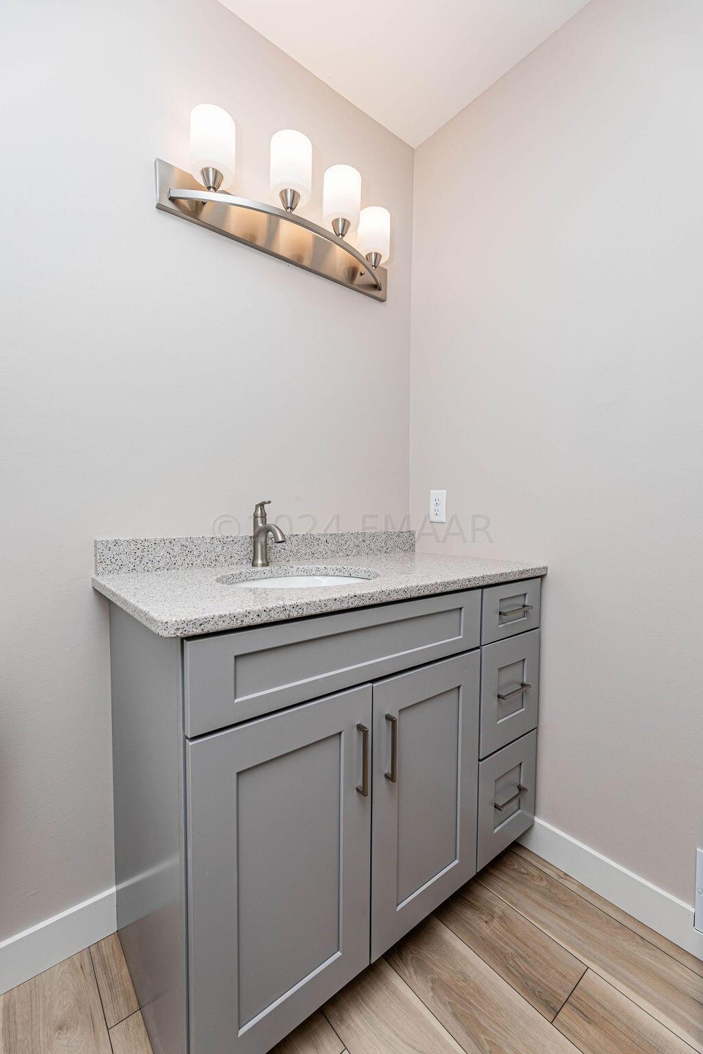 Fargo, North Dakota 58103, United States, 3 Bedrooms Bedrooms, ,3 BathroomsBathrooms,Residential,Pending,60078