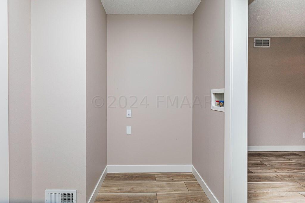 Fargo, North Dakota 58103, United States, 3 Bedrooms Bedrooms, ,3 BathroomsBathrooms,Residential,Pending,60078