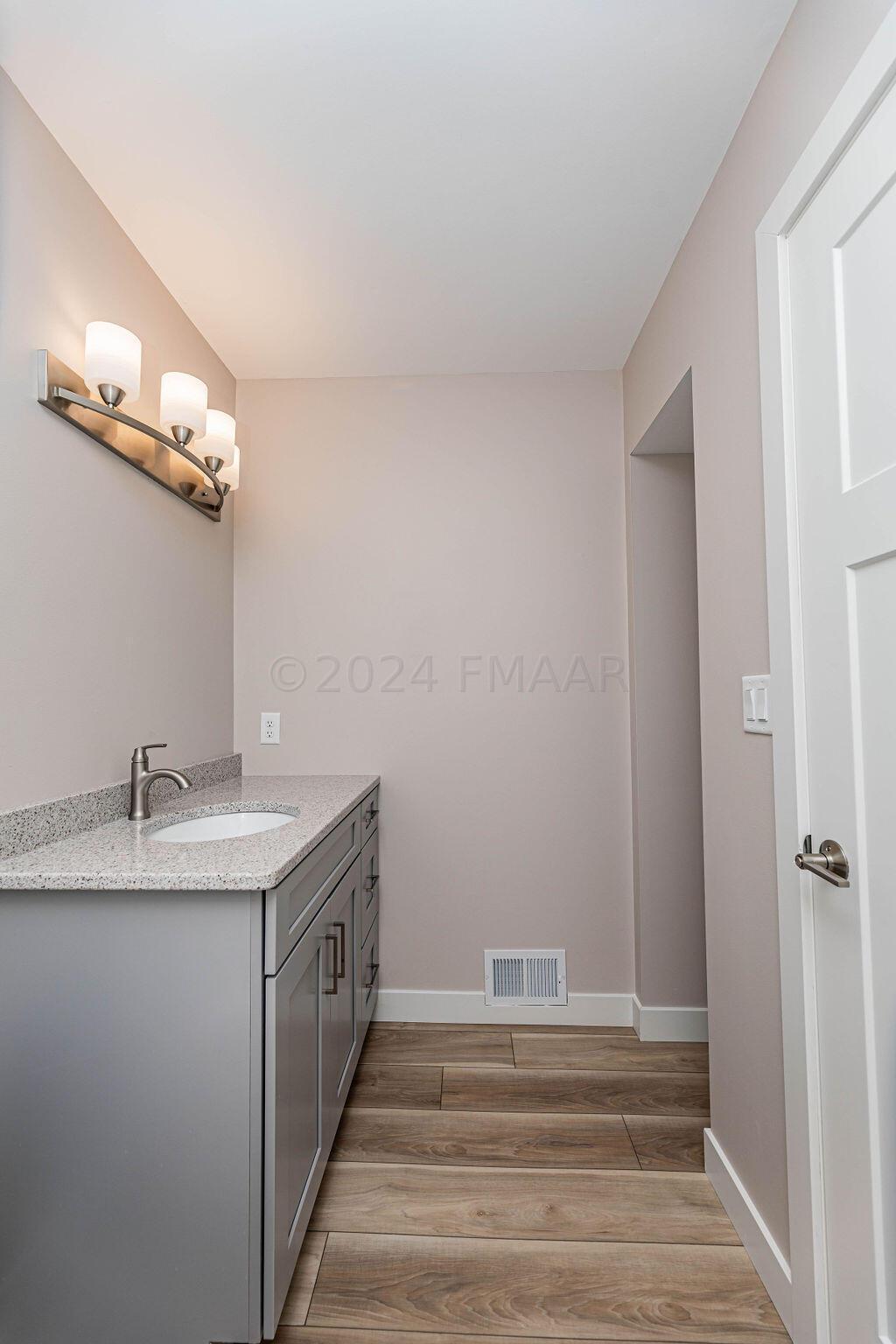 Fargo, North Dakota 58103, United States, 3 Bedrooms Bedrooms, ,3 BathroomsBathrooms,Residential,Pending,60078