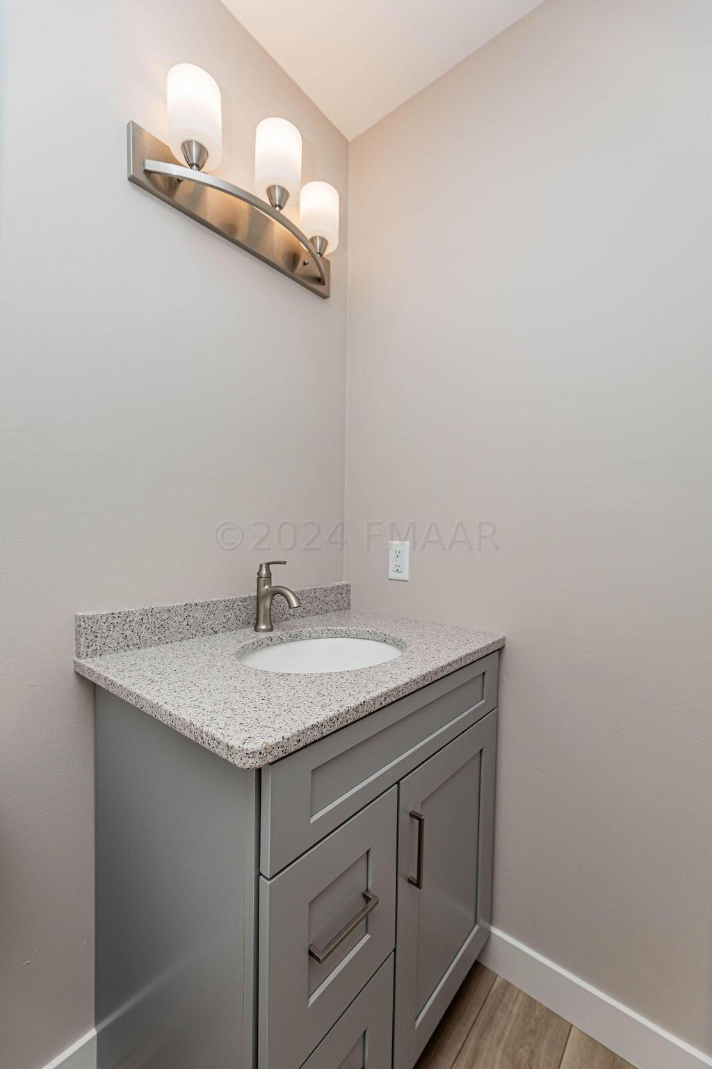 Fargo, North Dakota 58103, United States, 3 Bedrooms Bedrooms, ,3 BathroomsBathrooms,Residential,Pending,60078