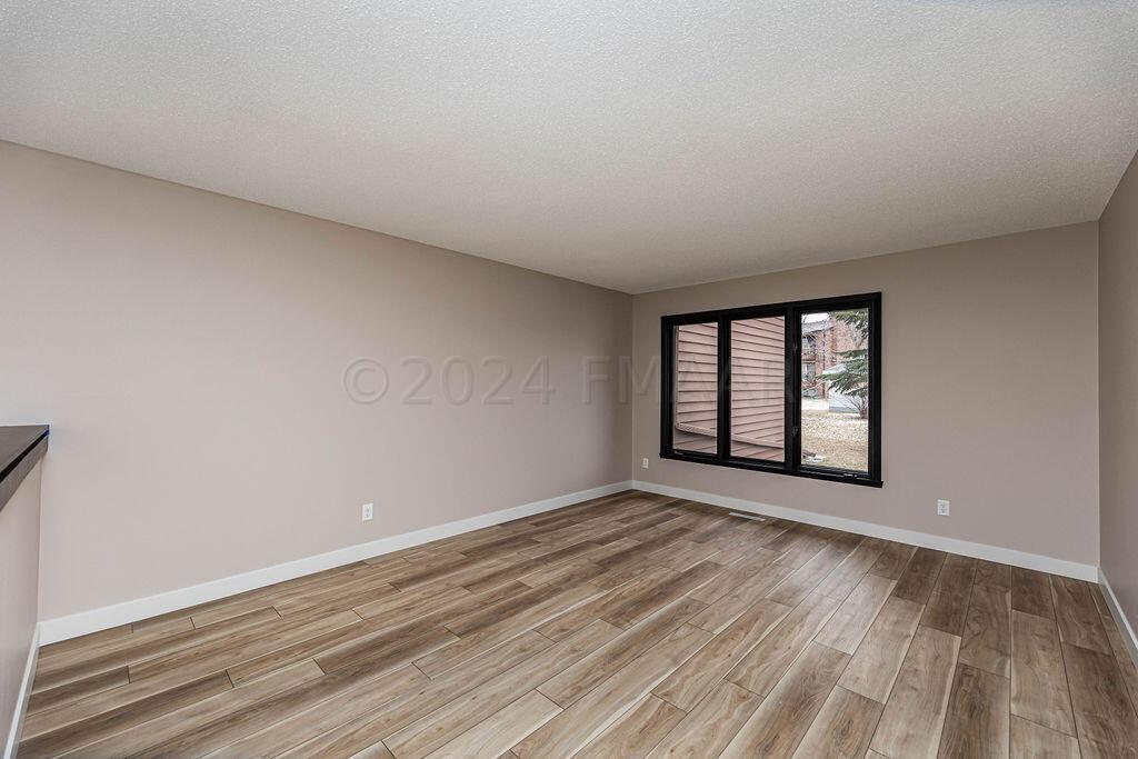 Fargo, North Dakota 58103, United States, 3 Bedrooms Bedrooms, ,3 BathroomsBathrooms,Residential,Pending,60078