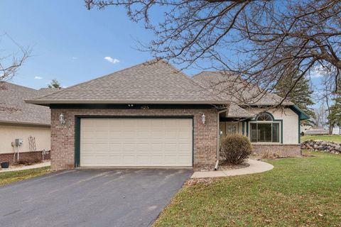 Townhouse For Sale - 625 E 1st Street<br/> Waconia, MN 55387