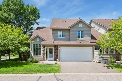 Townhouse For Sale - 2331 Oakridge Circle<br/> Saint Croix County, Hudson, WI 54016