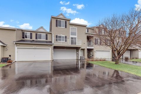 Townhouse For Sale - 3696 Abercrombie Lane<br/> Stillwater, MN 55082