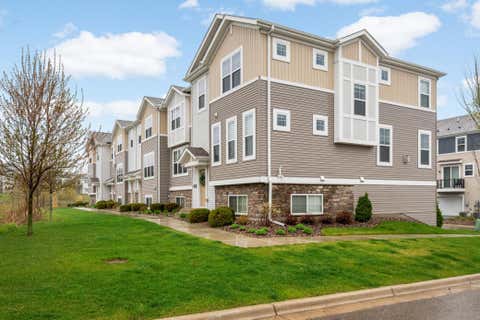 Townhouse For Sale - 776 Roselyn Drive<br/> Victoria, MN 55386