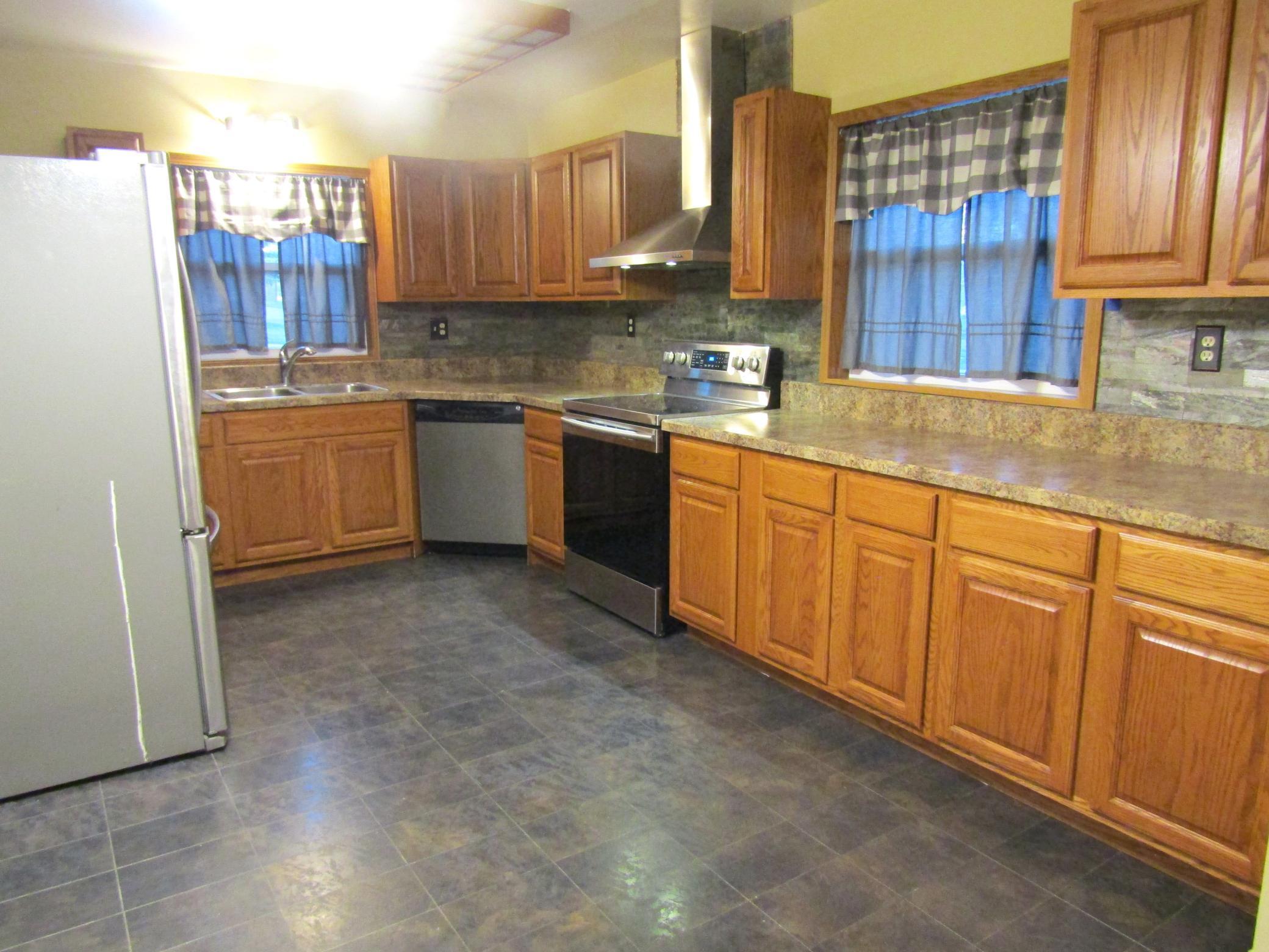214 S 12th Street, Montevideo, Minnesota image 6