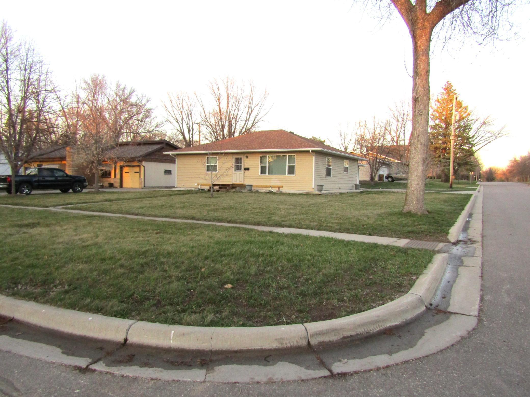 214 S 12th Street, Montevideo, Minnesota image 32