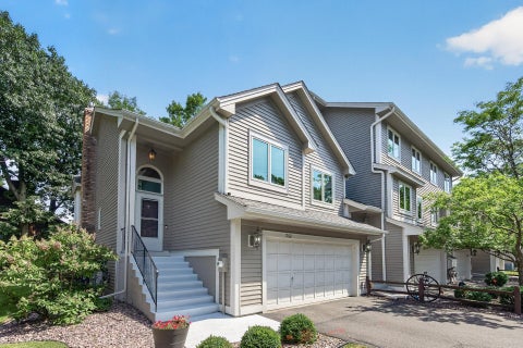 Townhouse For Sale - 1760 Commerce Boulevard<br/> Mound, MN 55364