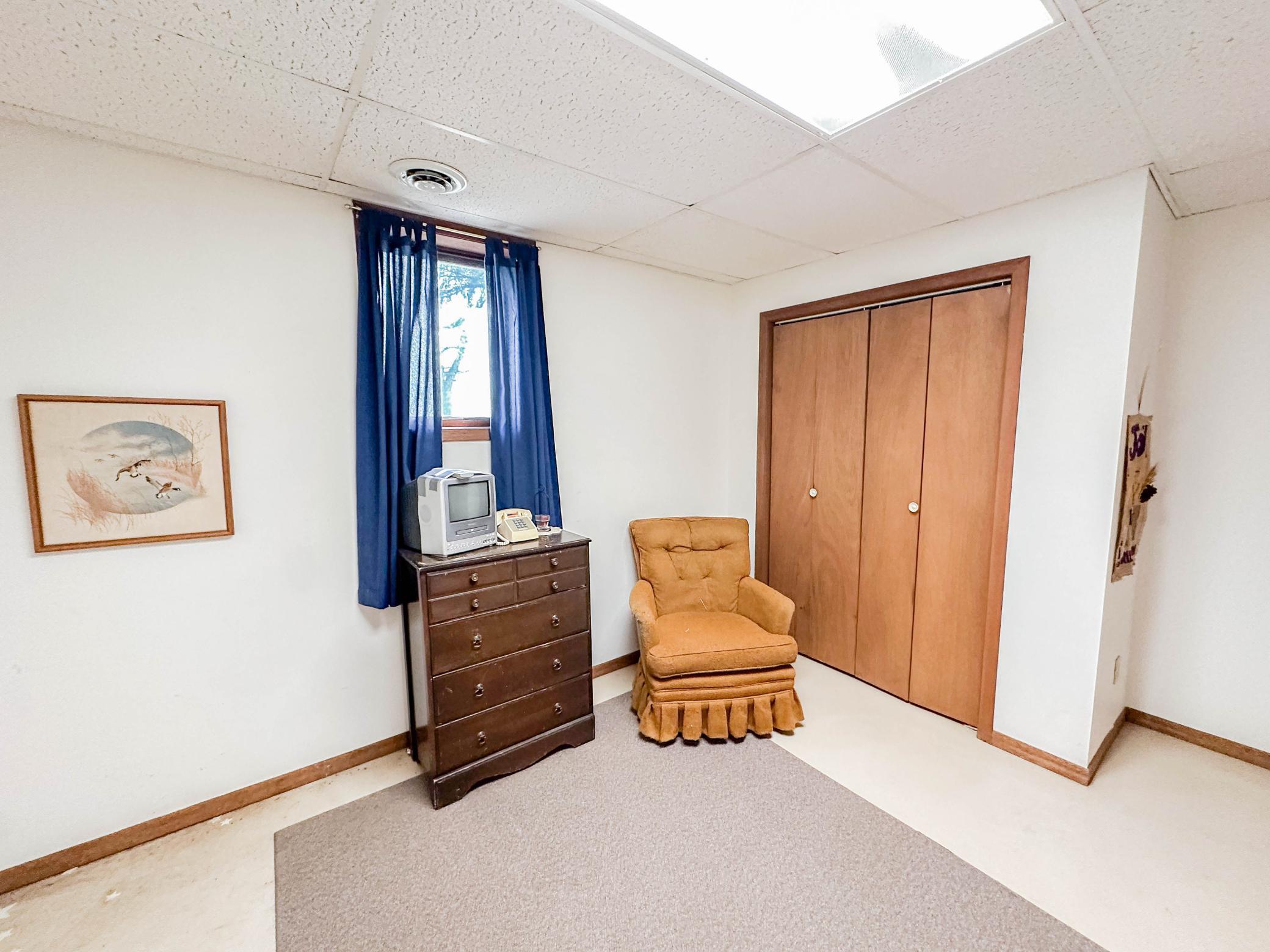 211 Dogwood Avenue, Bird Island, Minnesota image 29