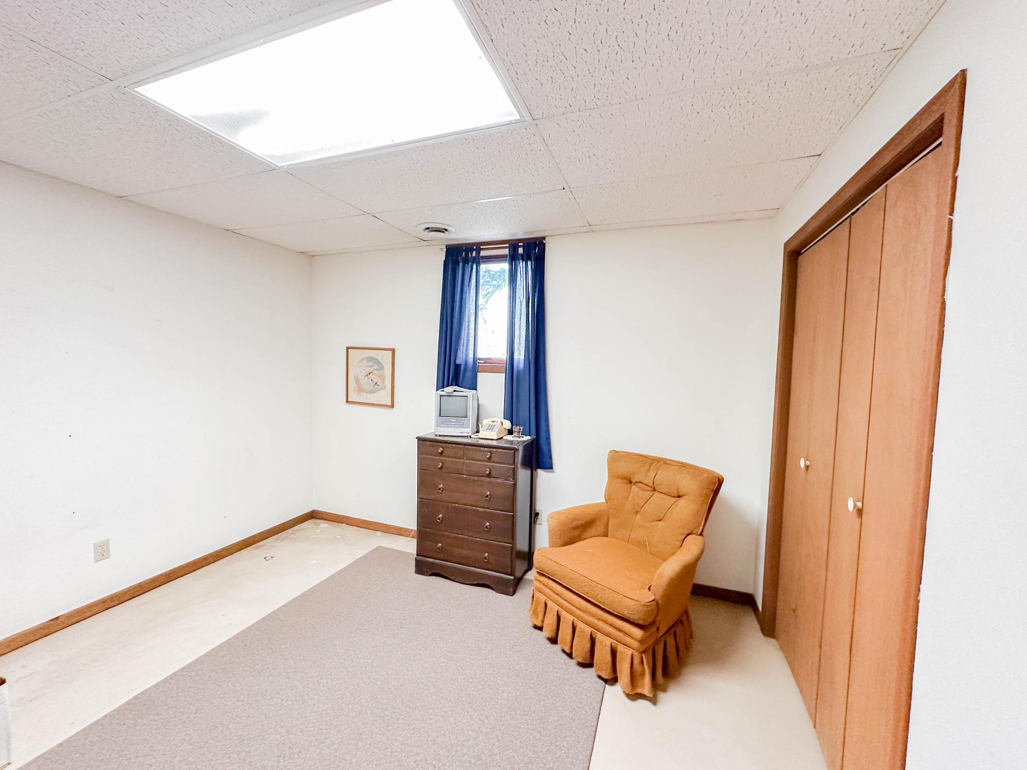 211 Dogwood Avenue, Bird Island, Minnesota image 30