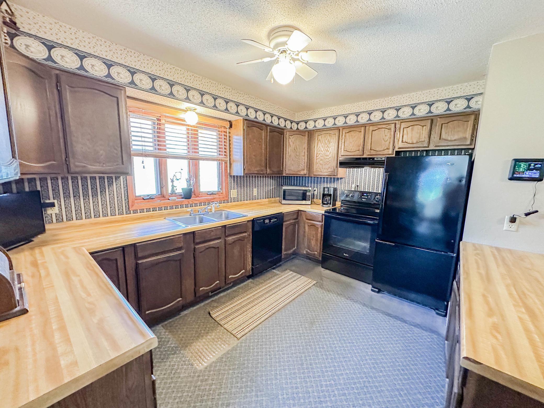 211 Dogwood Avenue, Bird Island, Minnesota image 6