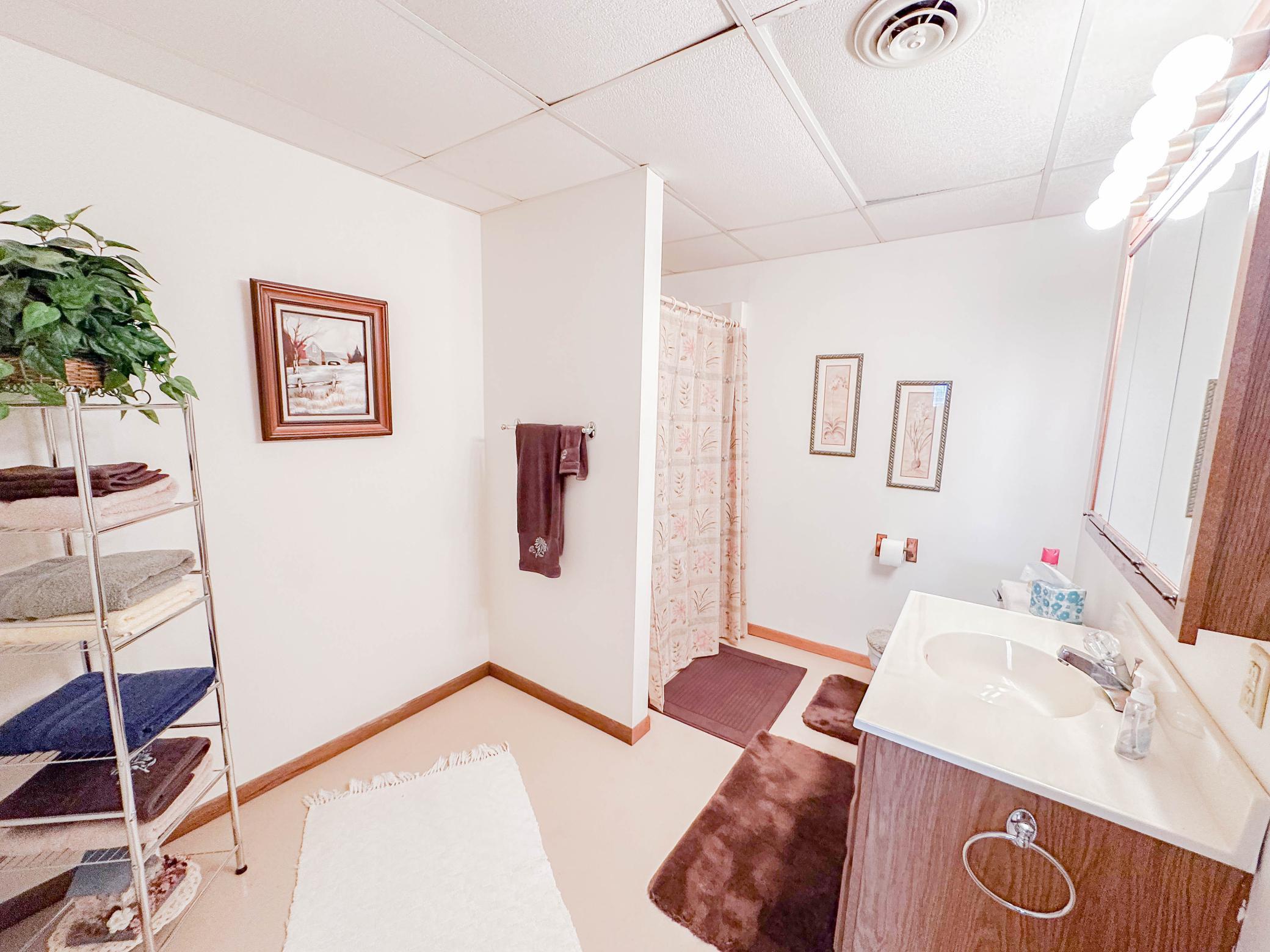 211 Dogwood Avenue, Bird Island, Minnesota image 26