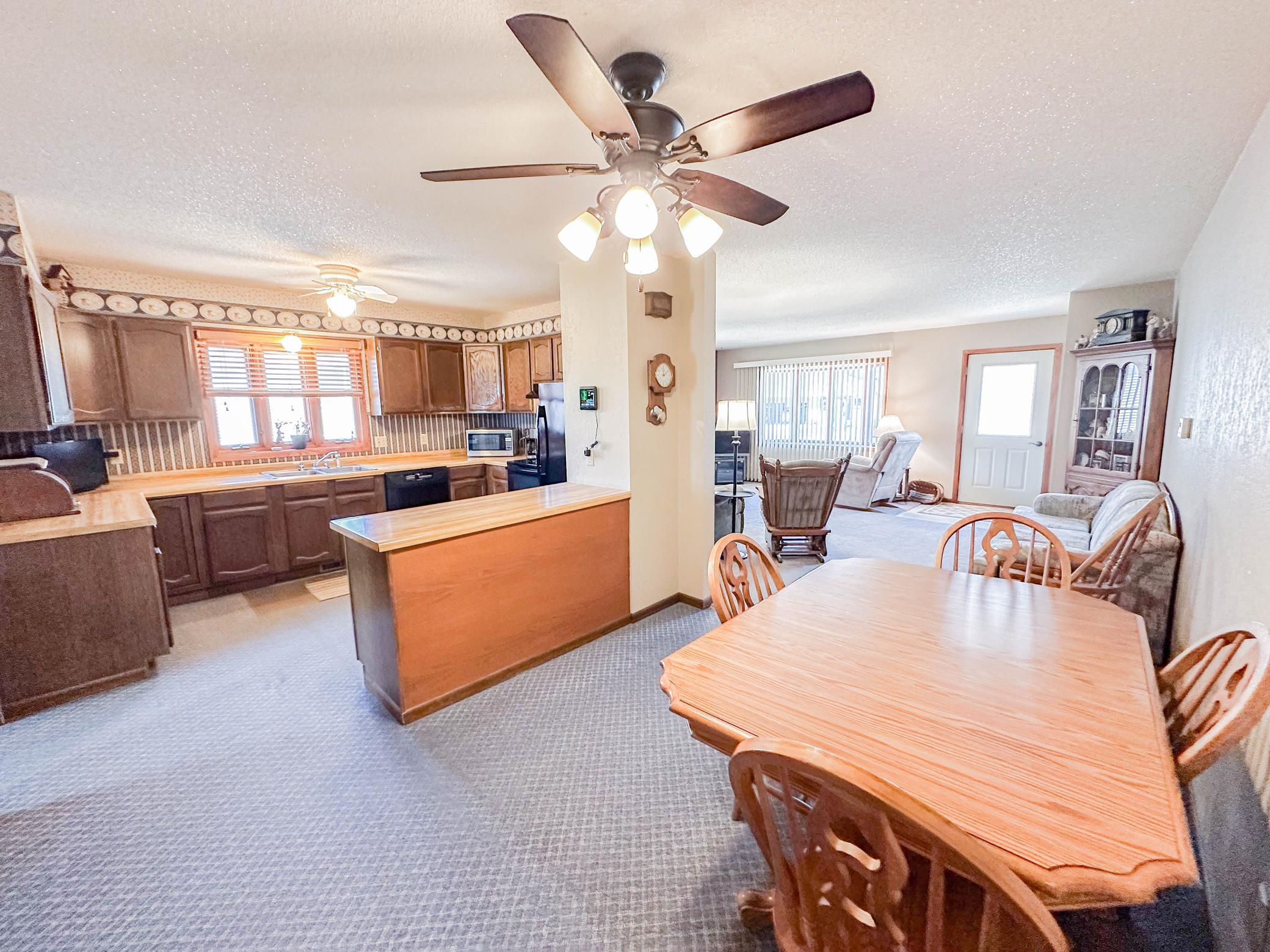 211 Dogwood Avenue, Bird Island, Minnesota image 10