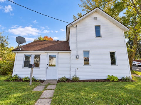 Homes For Sale - 502 Wisconsin Avenue<br/> Staples, MN 56479