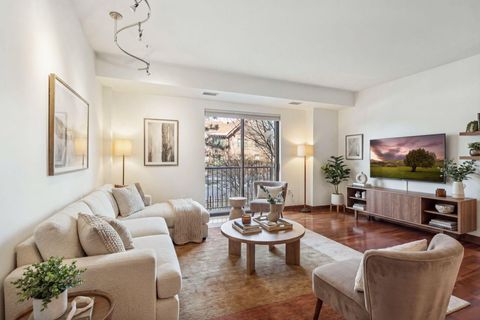 Condo For Sale - 317 Groveland Avenue<br/> Minneapolis, MN 55403