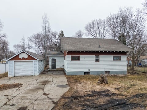 Homes For Sale - 116 5th Street<br/> Mahnomen County, Mahnomen, MN 56557