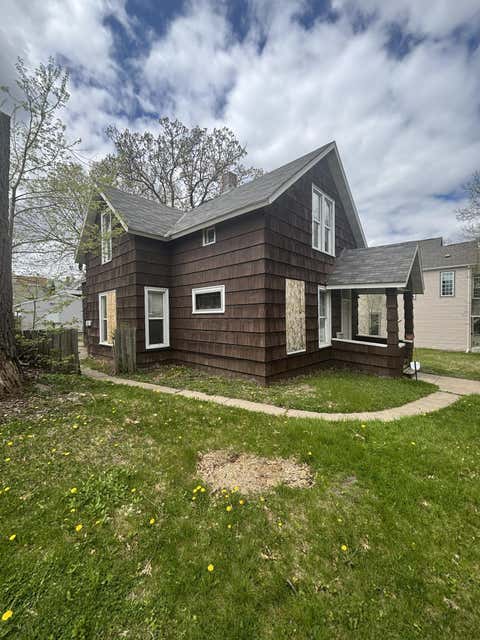 Homes For Sale - 981 Burr Street<br/> Saint Paul, MN 55130