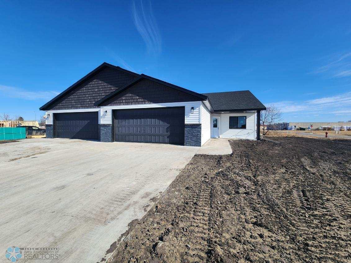 1394 Prairie Lane Ln, Wahpeton, North Dakota image 1