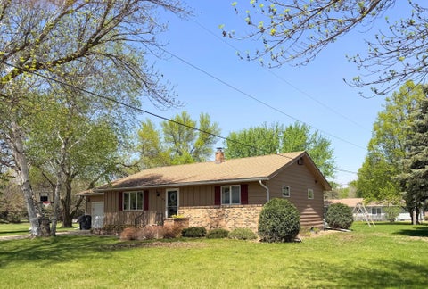 Homes For Sale - 350 Park Street<br/> Redwood County, Walnut Grove, MN 56180