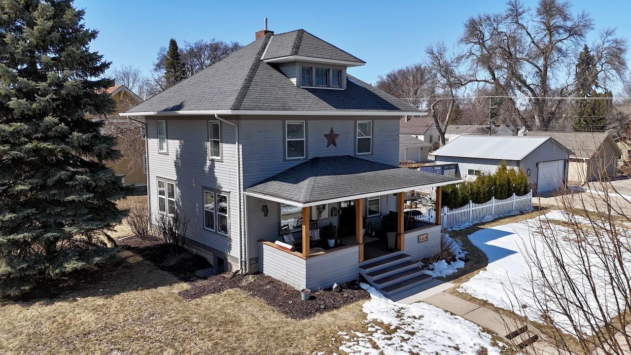 724 S Calvin Street, Fergus Falls, Minnesota image 3