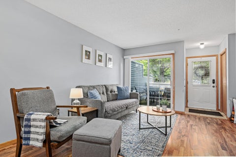 Townhouse For Sale - 483 Mission Hills Way<br/> Carver County, Chanhassen, MN 55317