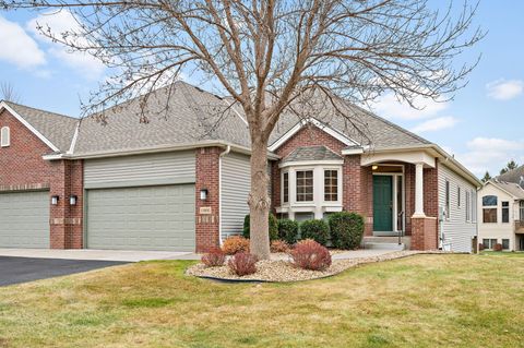 Townhouse For Sale - 11466 Preserve Lane<br/> Champlin, MN 55316