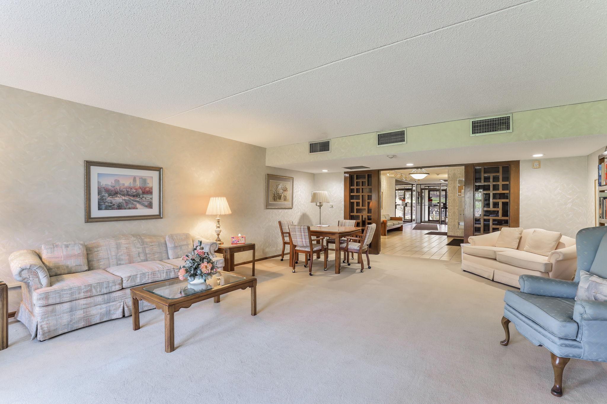 2485 Londin Lane #422, Saint Paul, Minnesota image 37