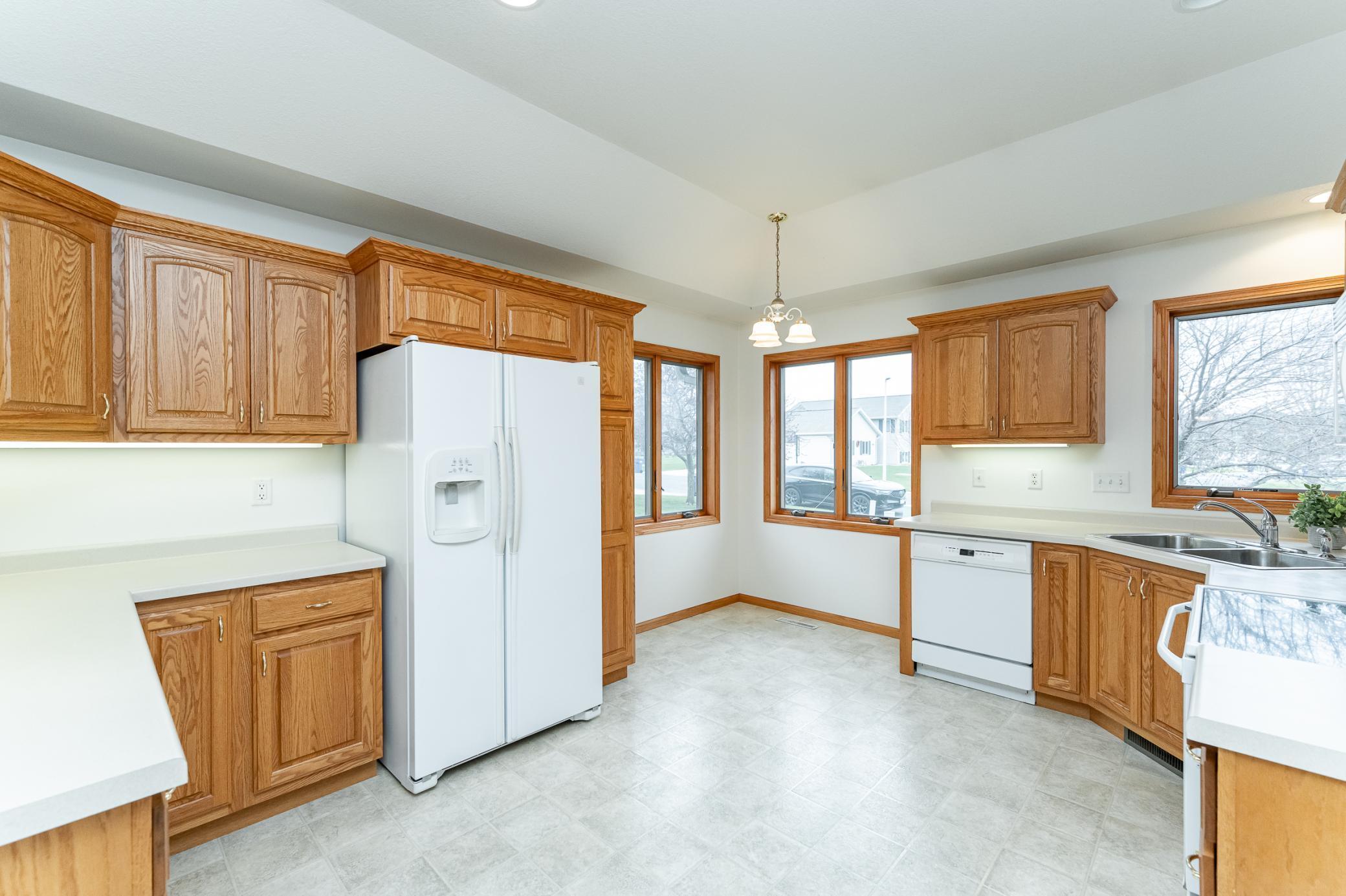 274 Dawn Ave Ave, Saint Charles, Minnesota image 4