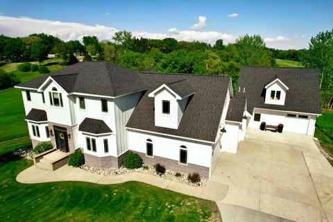 Homes For Sale - 1207 S Martin Street<br/> Otter Tail County, Fergus Falls, MN 56537