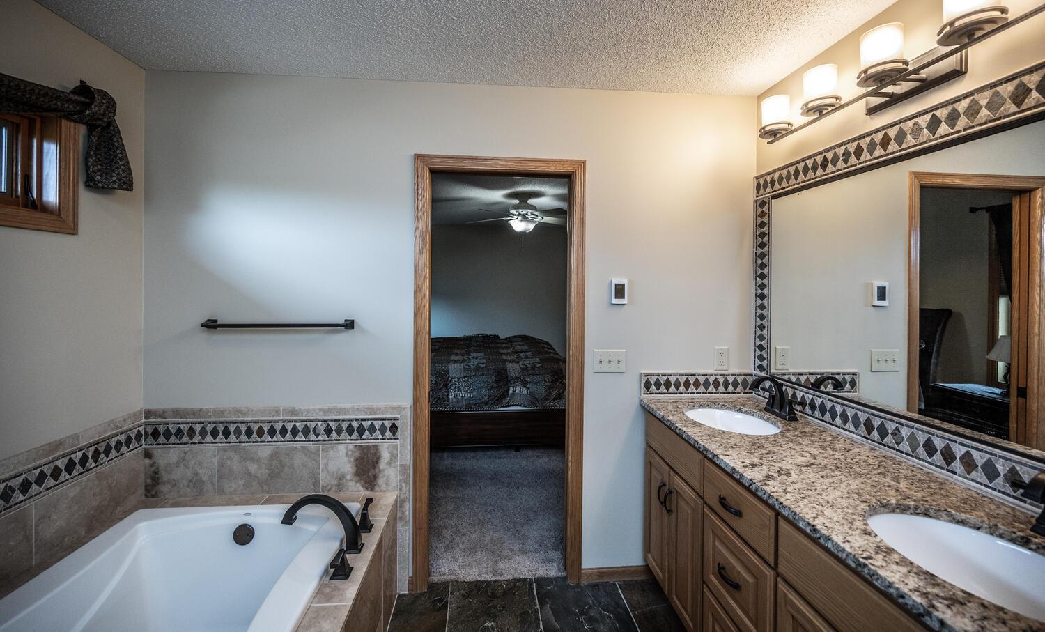 19320 Ellington Trail, Farmington, Minnesota image 35